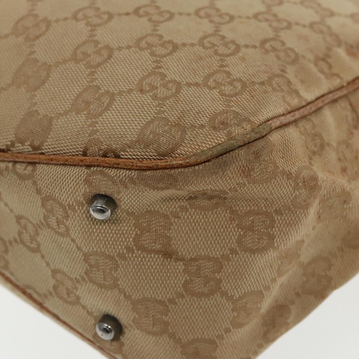 Gucci -- Brown Canvas Handbag ()