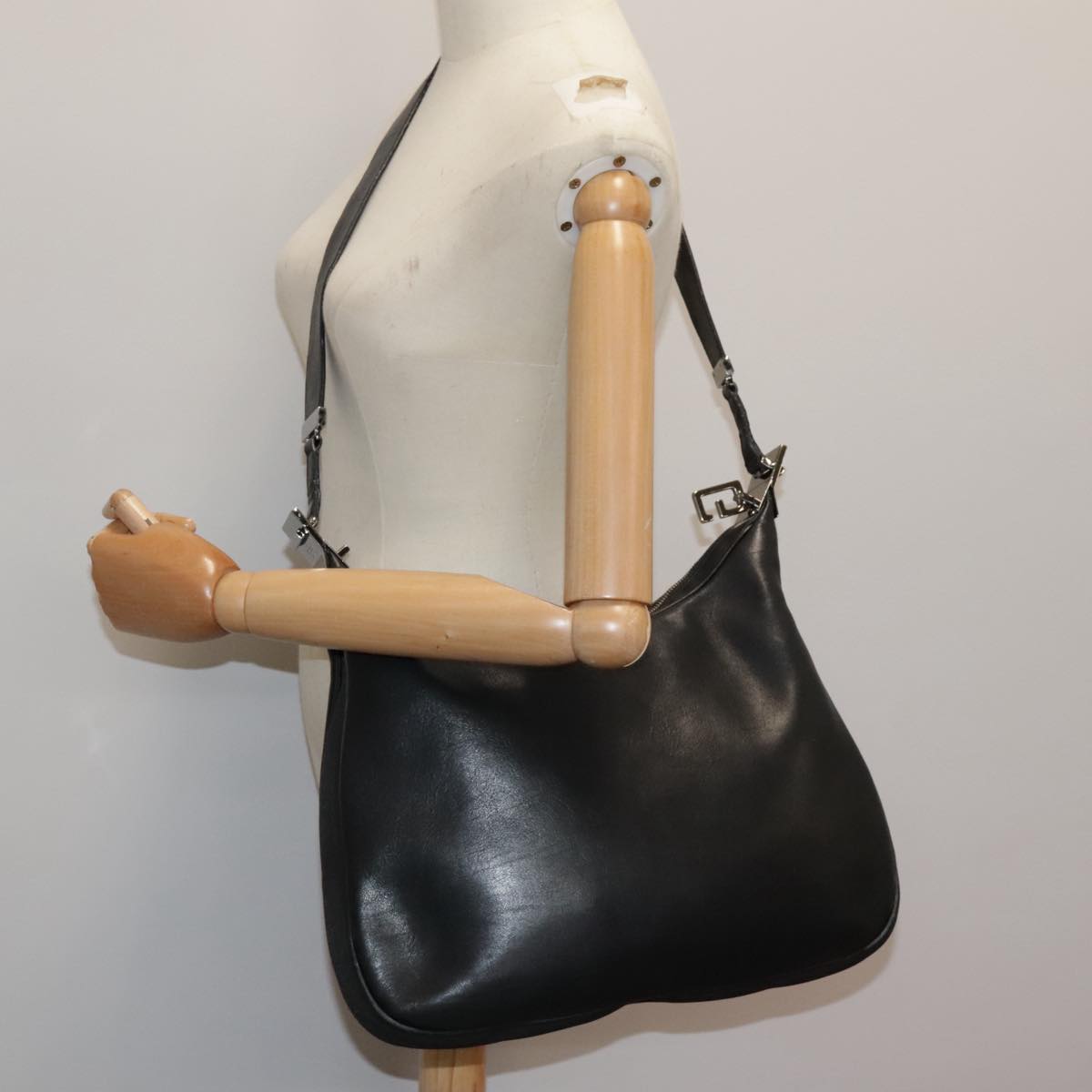 Gucci Hobo Black Leather Shoulder Bag ()