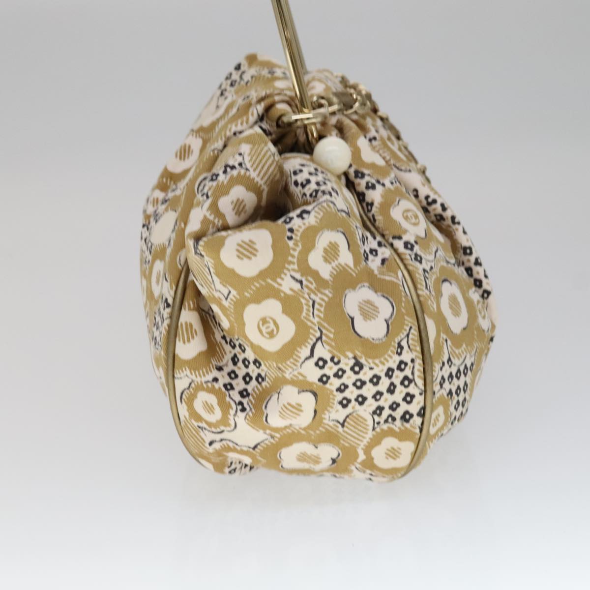 Chanel Camélia Beige Canvas Handbag ()