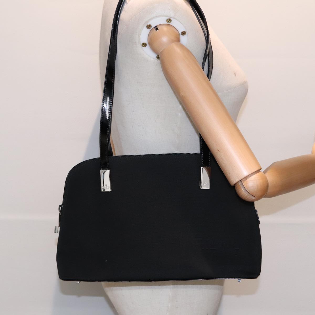 Gucci Black Canvas Shoulder Bag ()