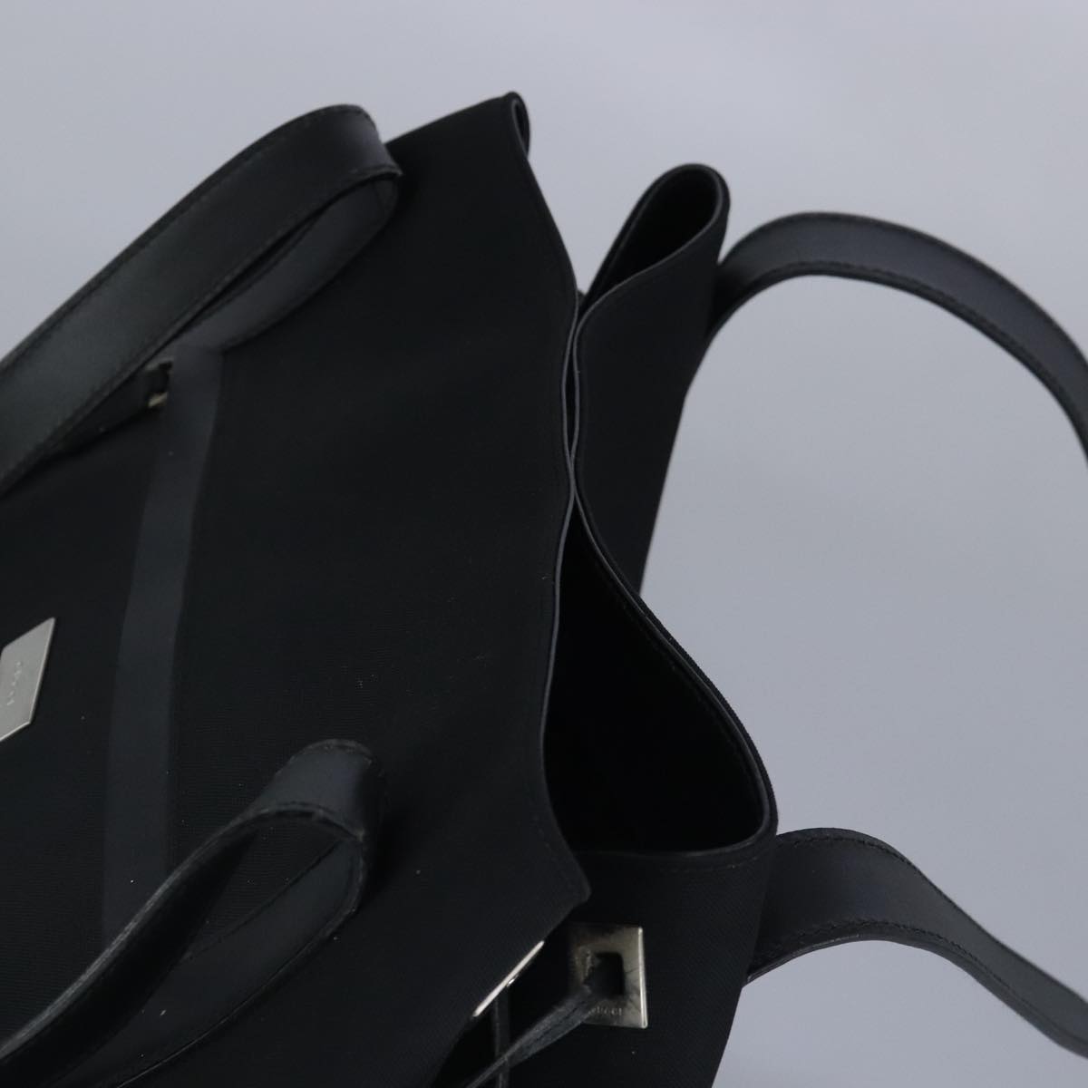 Gucci Black Canvas Shoulder Bag ()