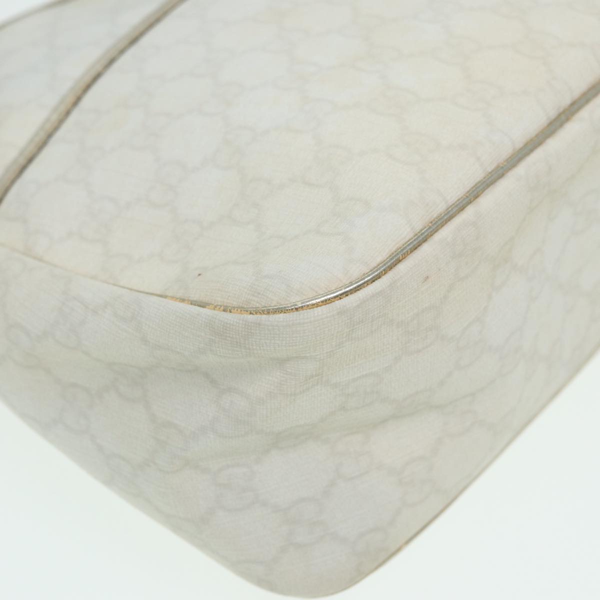 Gucci Gg Canvas White Canvas Handbag ()
