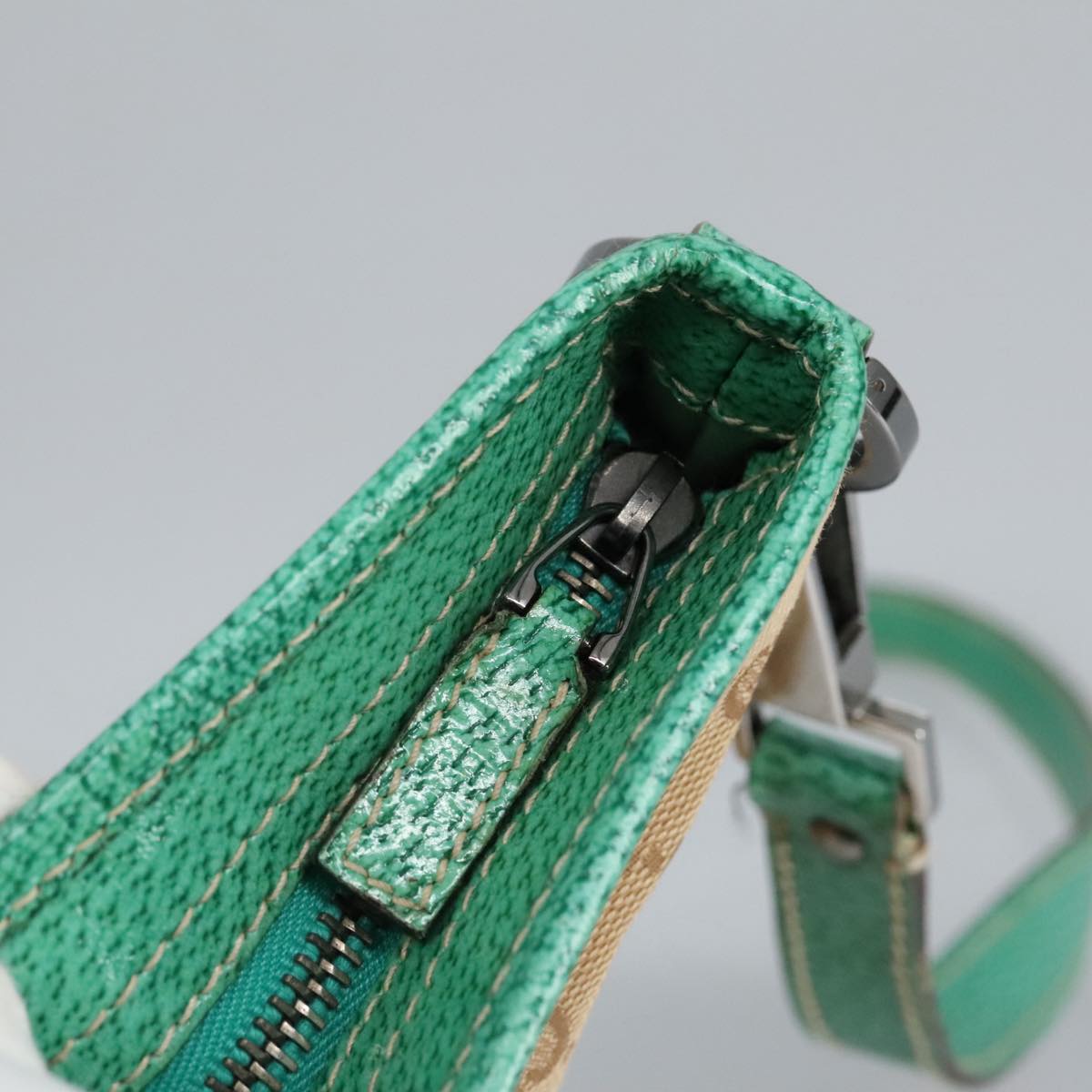 Gucci Beige Canvas Shoulder Bag ()