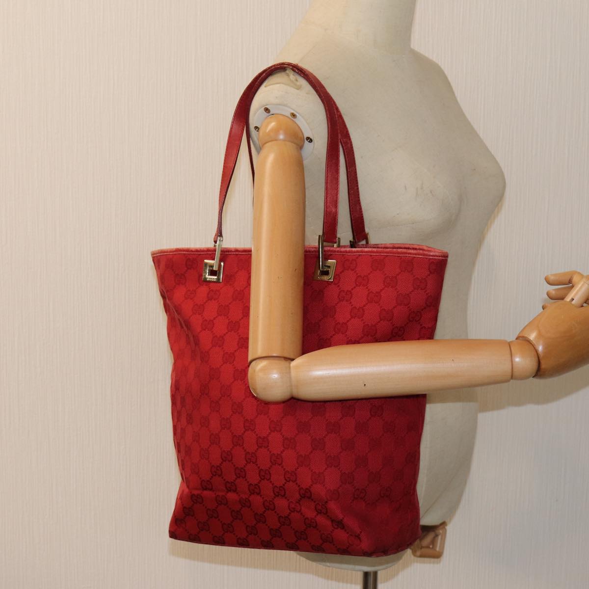 Gucci Gg Canvas Red Canvas Tote Bag ()