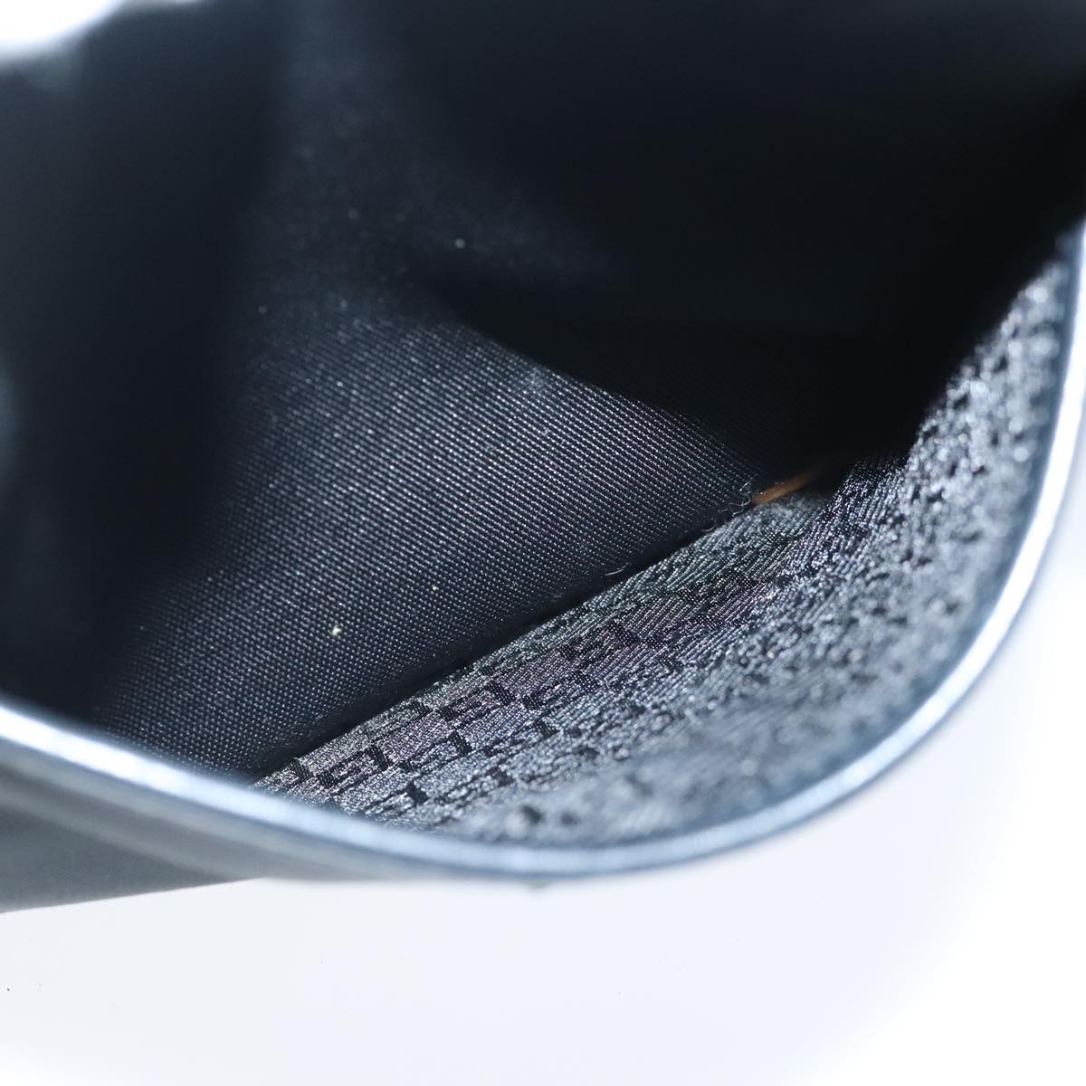 Gucci -- Black Canvas Shoulder Bag ()