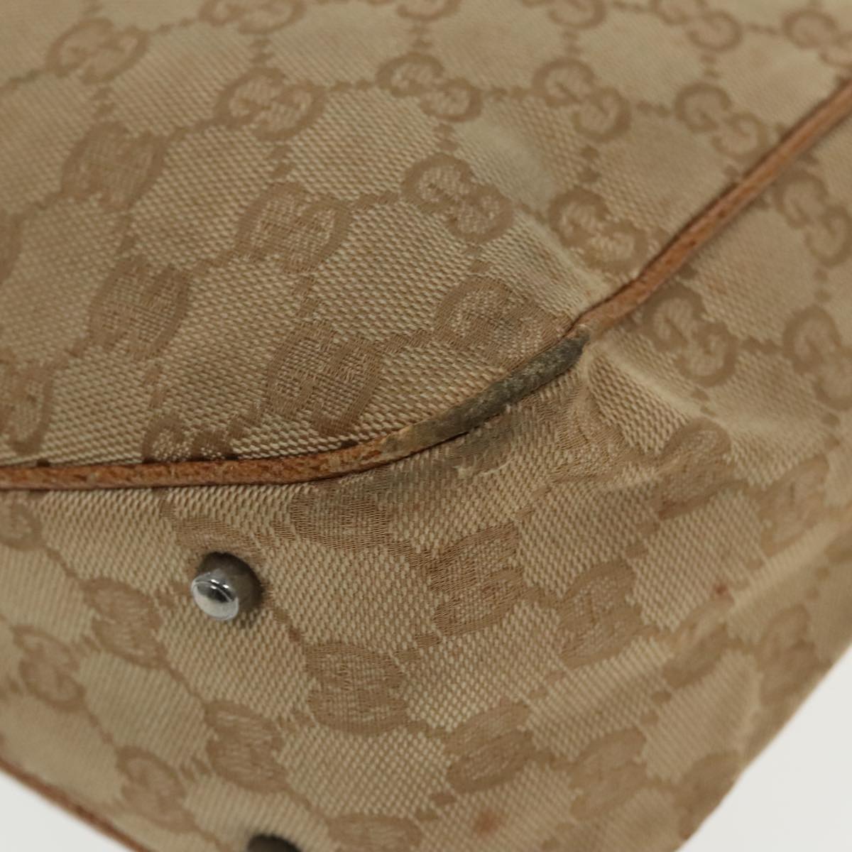 Gucci -- Brown Canvas Handbag ()