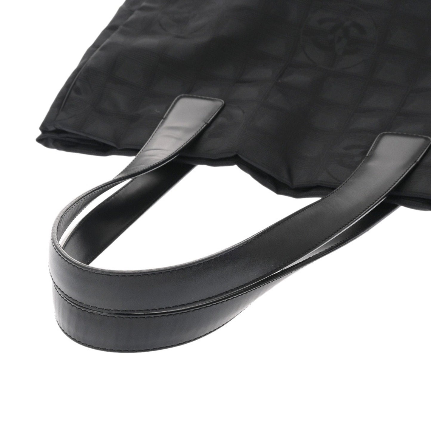 Chanel Black Nylon Handbag ()