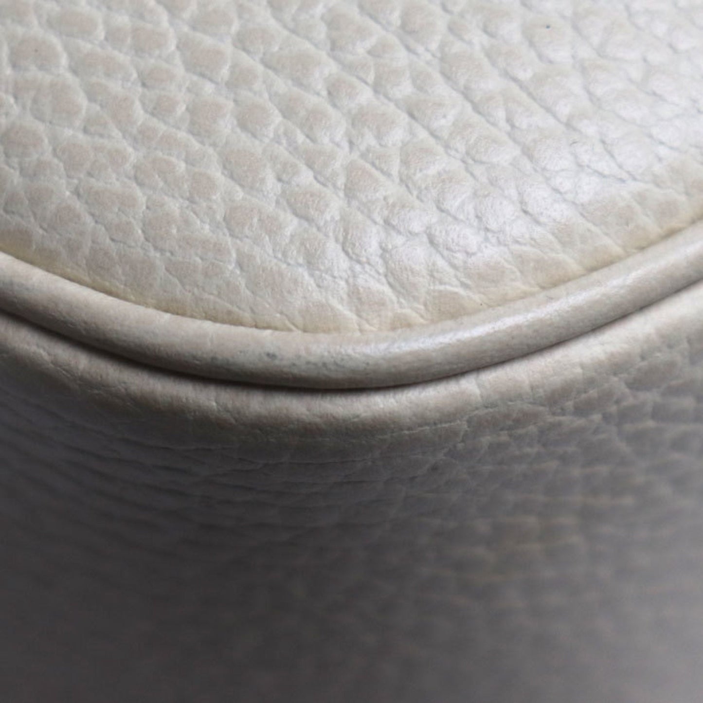 Gucci Beige White Gg Canvas Leather Shoulder Bag ()