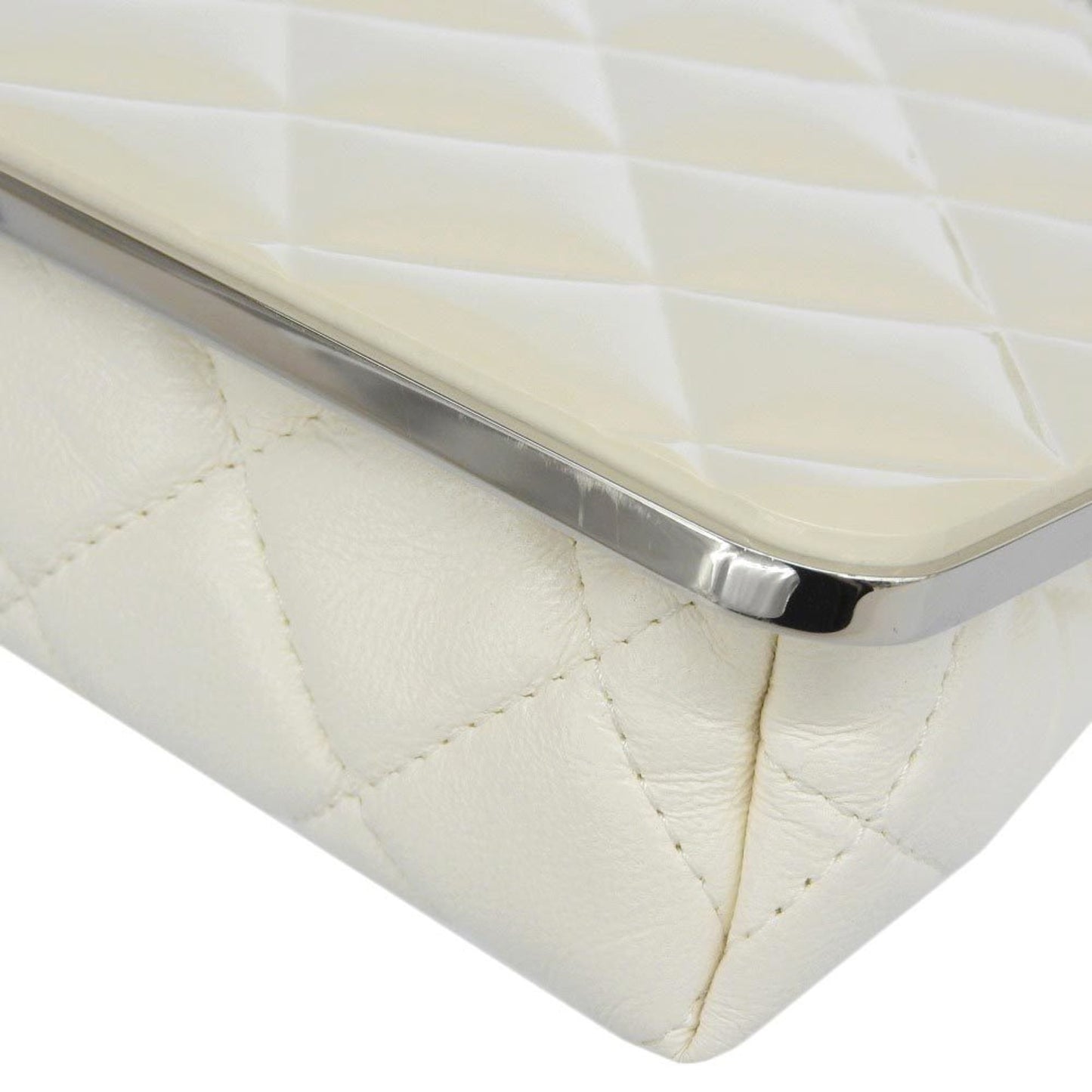 Chanel White Leather Shoulder Bag ()
