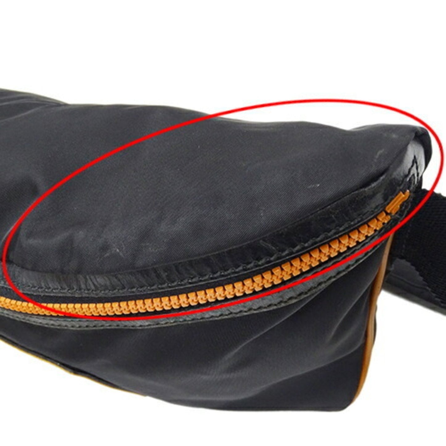 Gucci Black Nylon Sling Bag ()