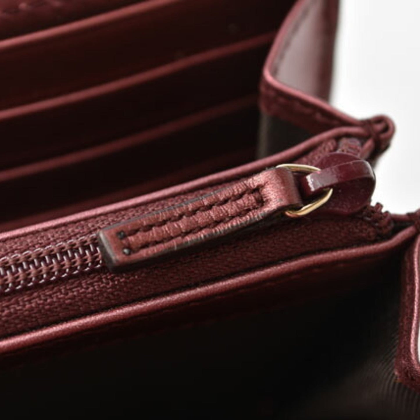 Gucci Burgundy Patent Leather Long Wallet (Bi-Fold) ()