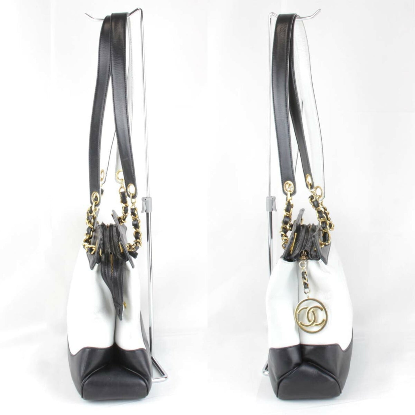 Chanel White Leather Shoulder Bag ()