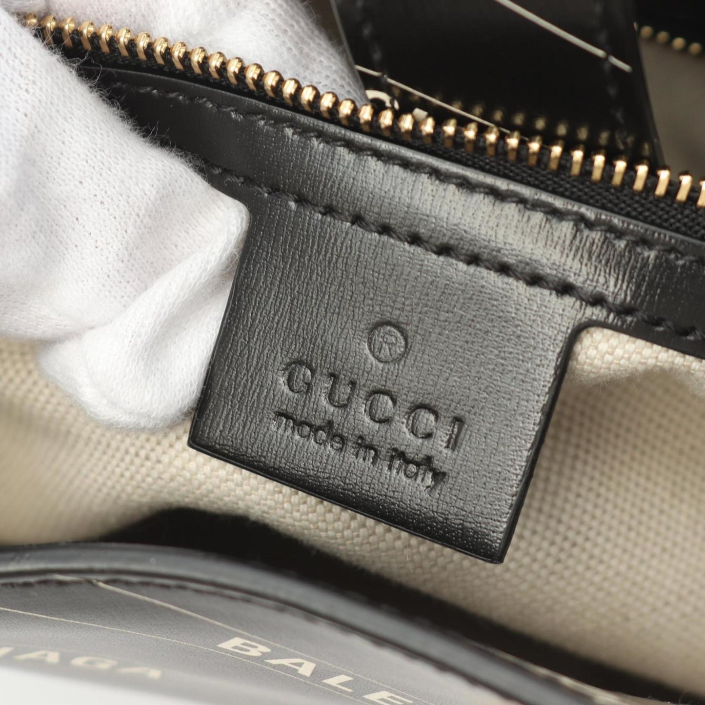 Gucci Black White Leather Shoulder Bag ()