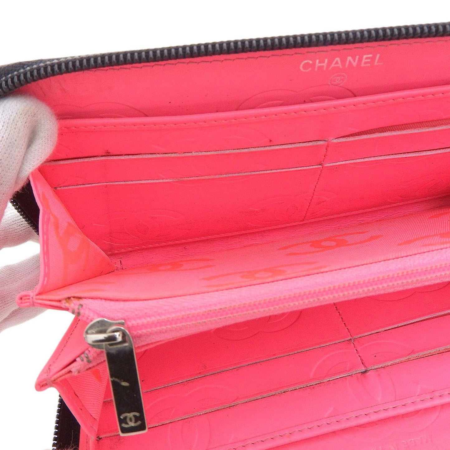 Chanel Black Leather Long Wallet (Bi-Fold) ()