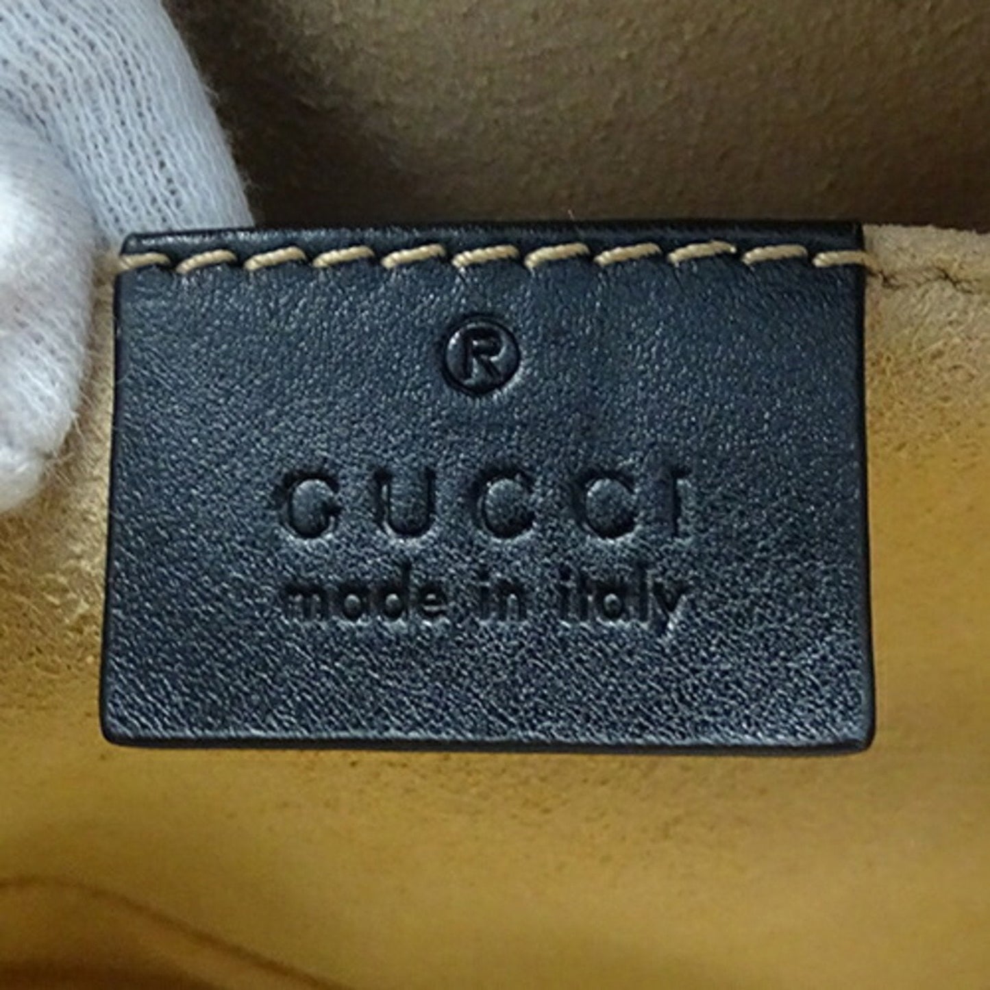 Gucci Black Leather Fanny Pack Sling Bag ()