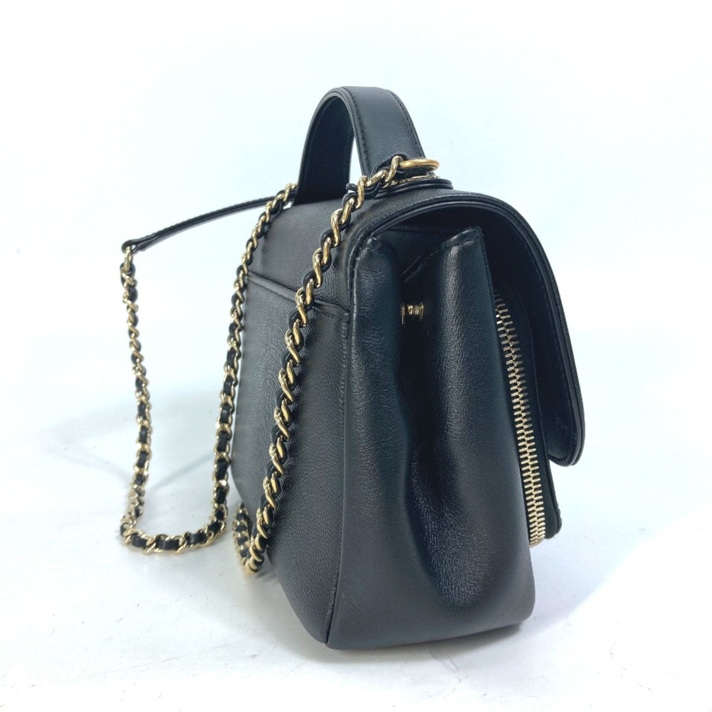 Chanel Black Leather Shoulder Bag ()