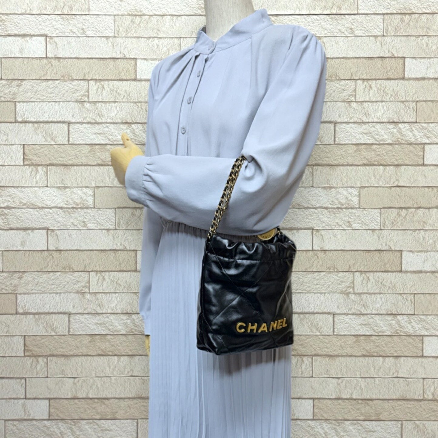 Chanel Black Handbag Shoulder Bag ()