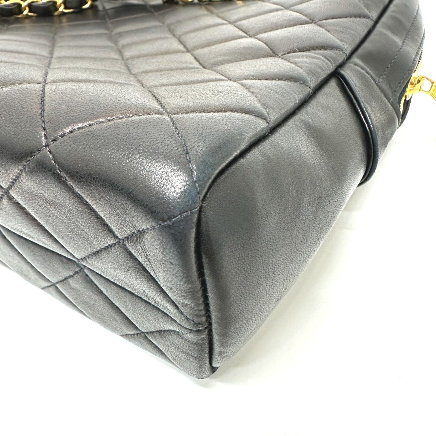Chanel Black Leather Shoulder Bag ()