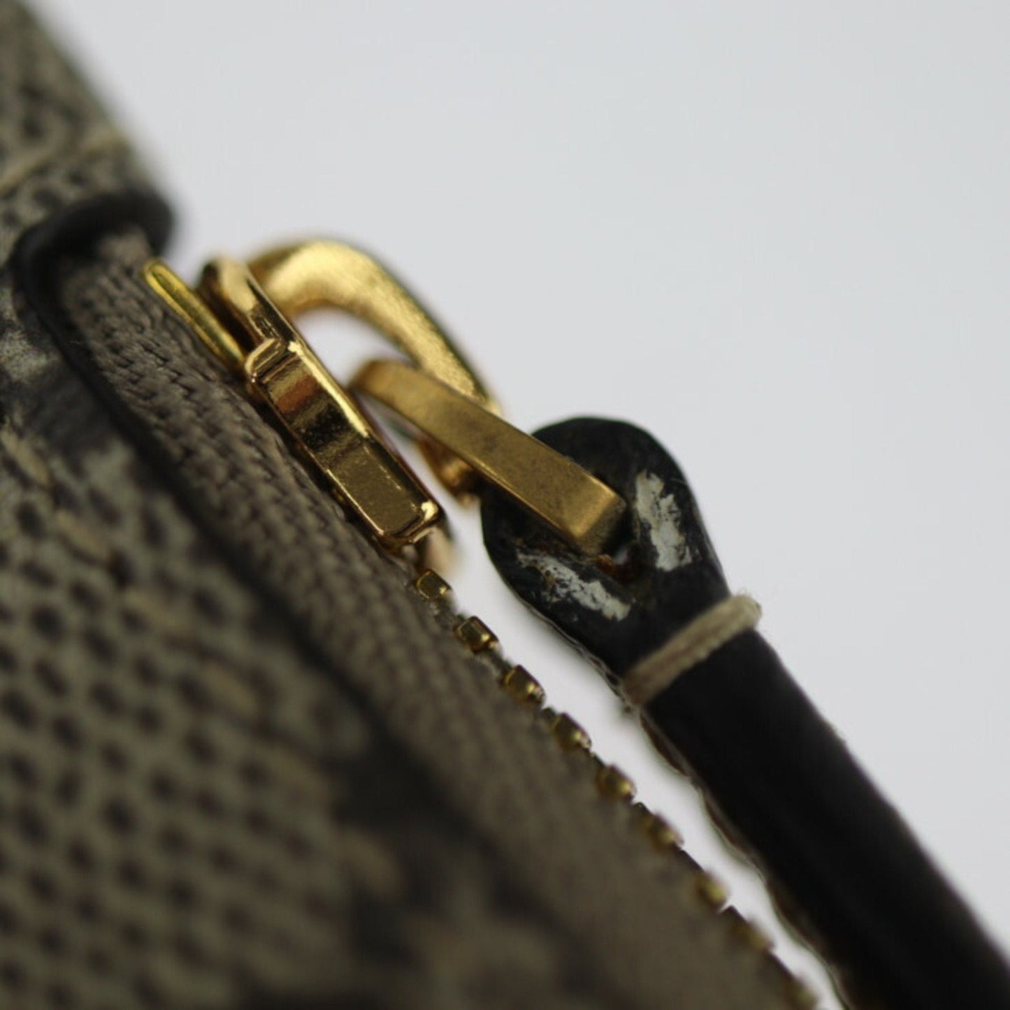 Gucci Beige Brown Gg Supreme Canvas Coin Purse/Coin Case ()