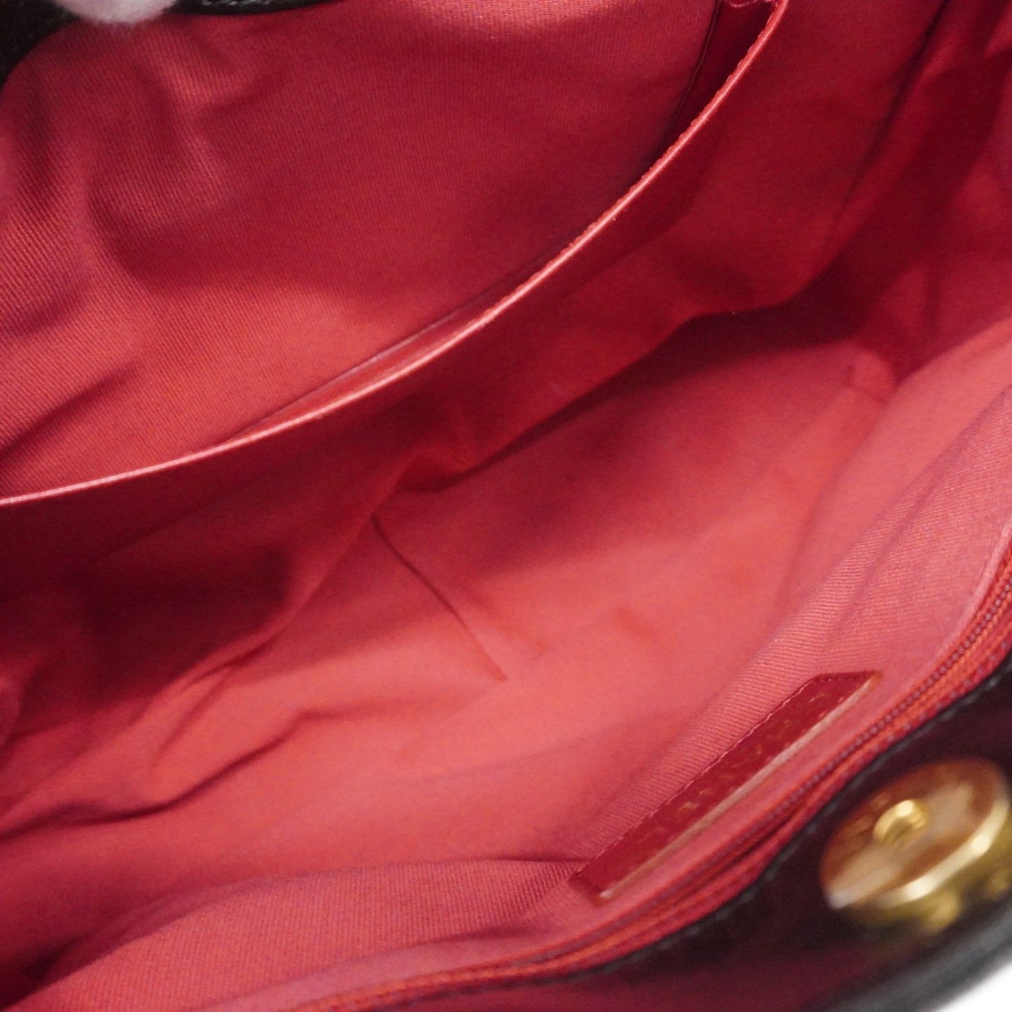 Chanel Black Leather Shoulder Bag ()