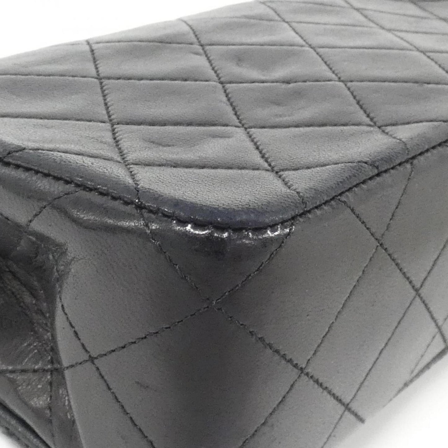 Chanel Black Leather Shoulder Bag ()