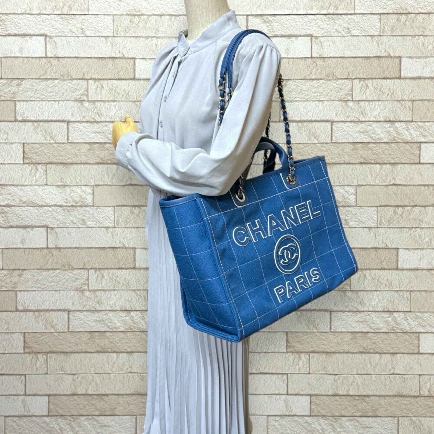 Chanel Blue Canvas Leather Shoulder Bag ()