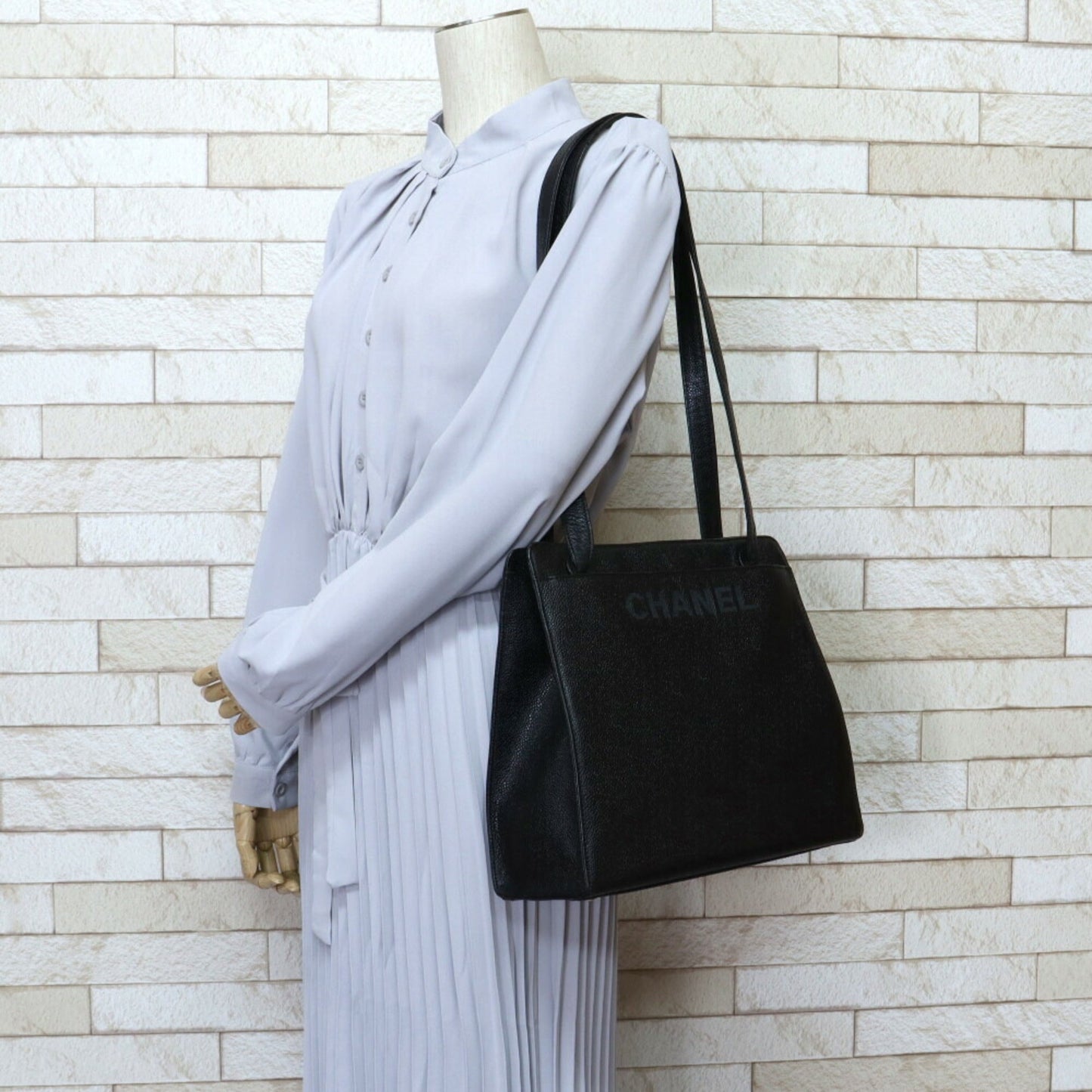 Chanel Black Caviar Leather Tote Bag ()