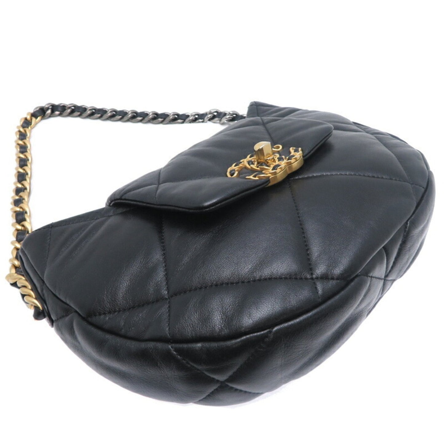 Chanel Black Leather Shoulder Bag ()