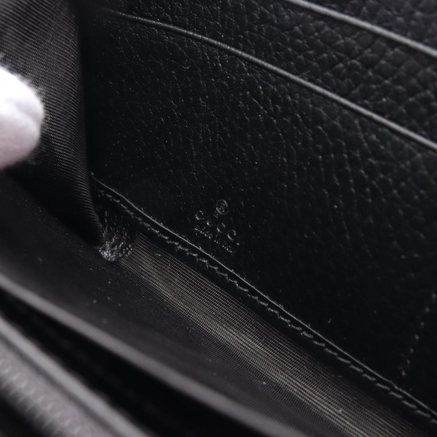 Gucci Black Leather Long Wallet (Bi-Fold) ()