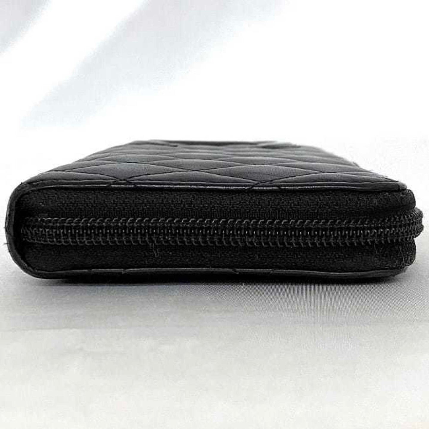 Chanel Black Leather Wallet (Bi-Fold) ()