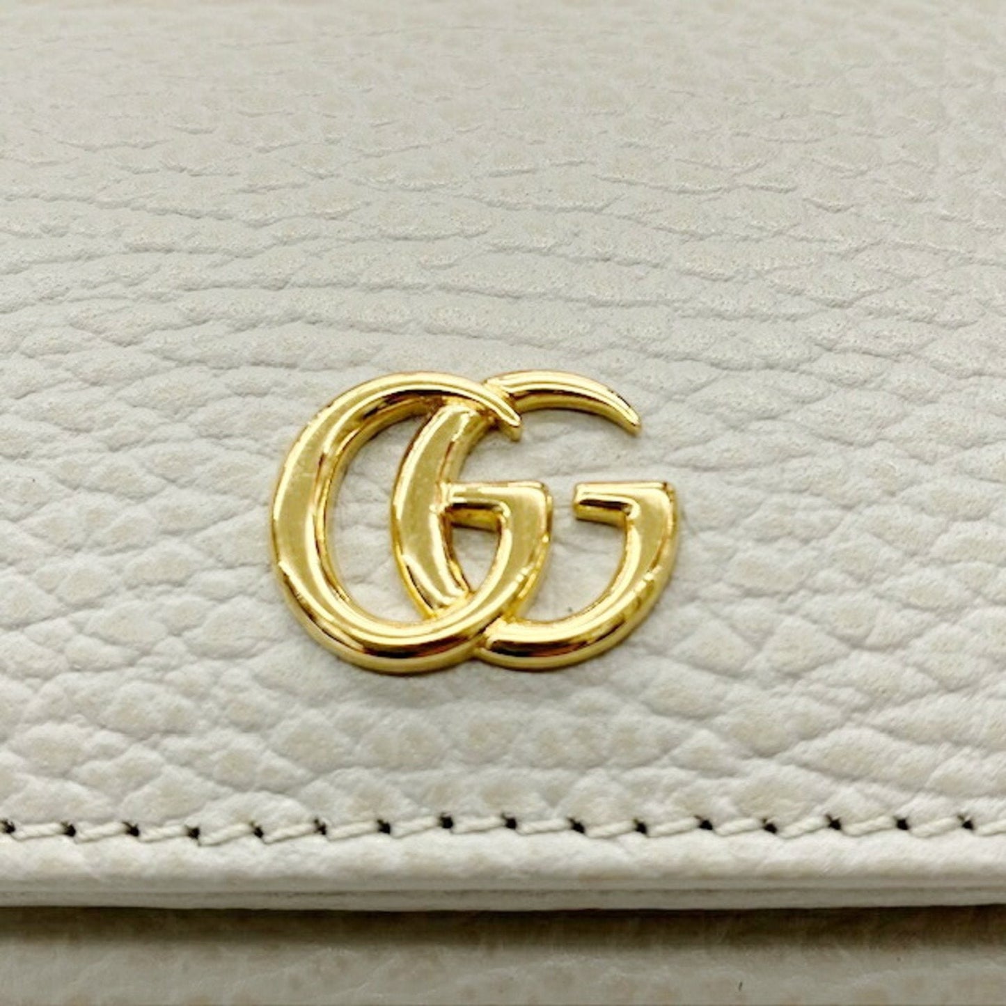 Gucci Gray Leather Wallet (Tri-Fold) ()