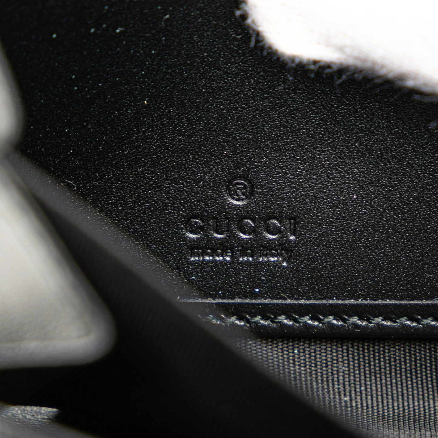 Gucci Black Leather Long Wallet (Bi-Fold) ()