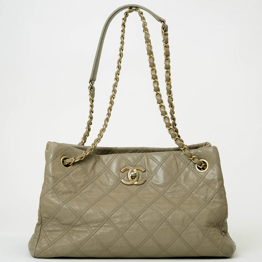 Chanel Beige Leather Shoulder Bag ()
