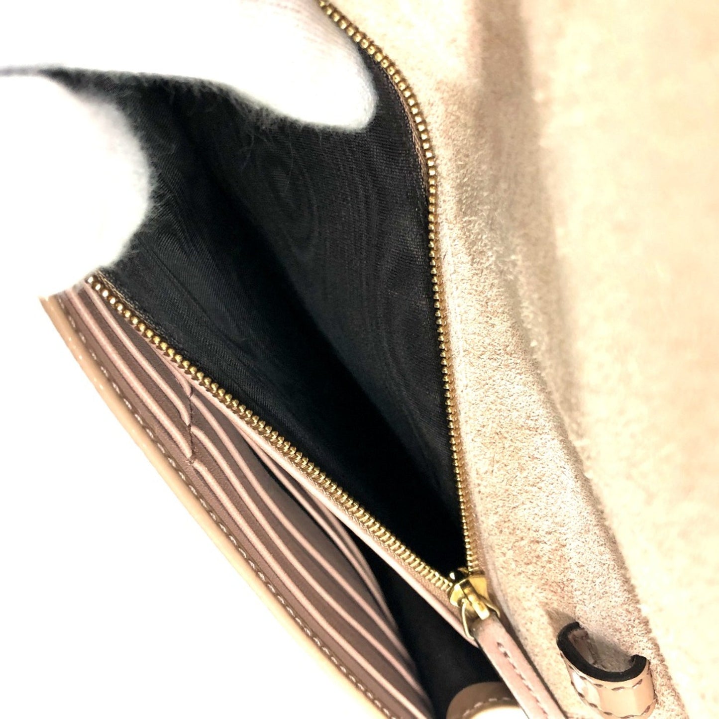 Gucci Beige Patent Leather Shoulder Bag ()