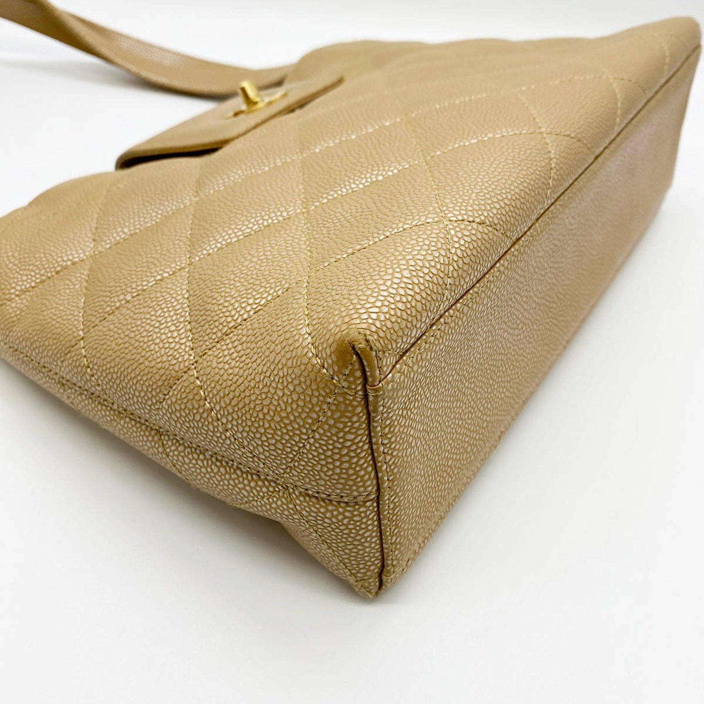 Chanel Beige Leather Handbag ()
