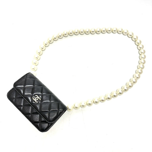 Chanel Black Leather Shoulder Bag ()