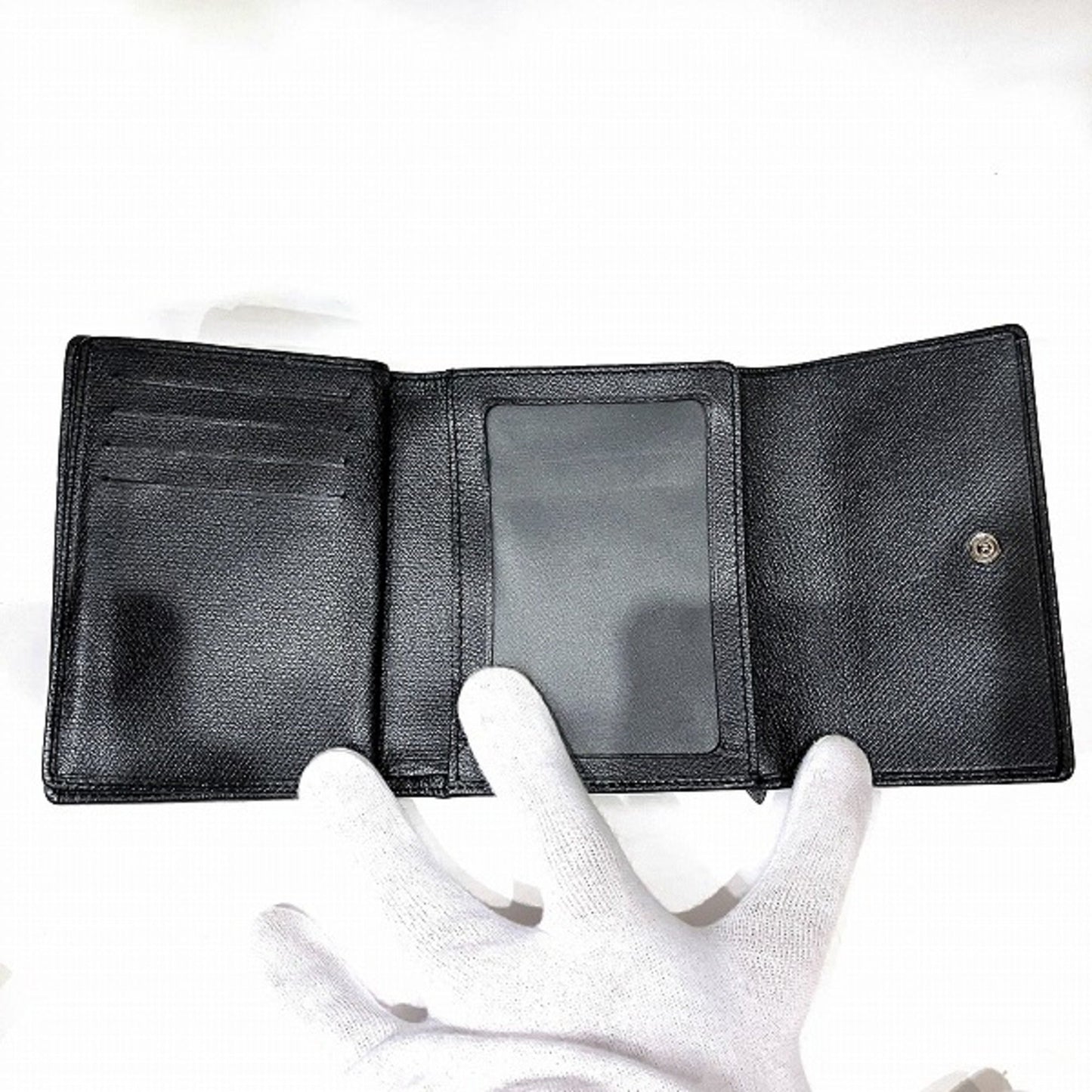 Chanel Black Leather Wallet (Tri-Fold) ()