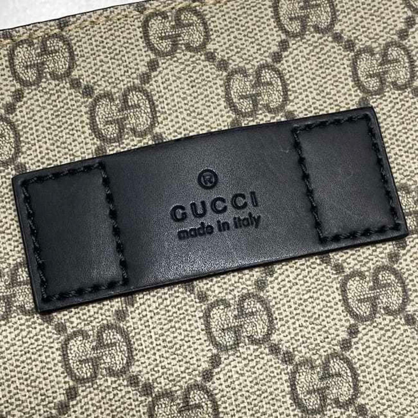 Gucci Beige Black Gg Supreme Tote Bag ()