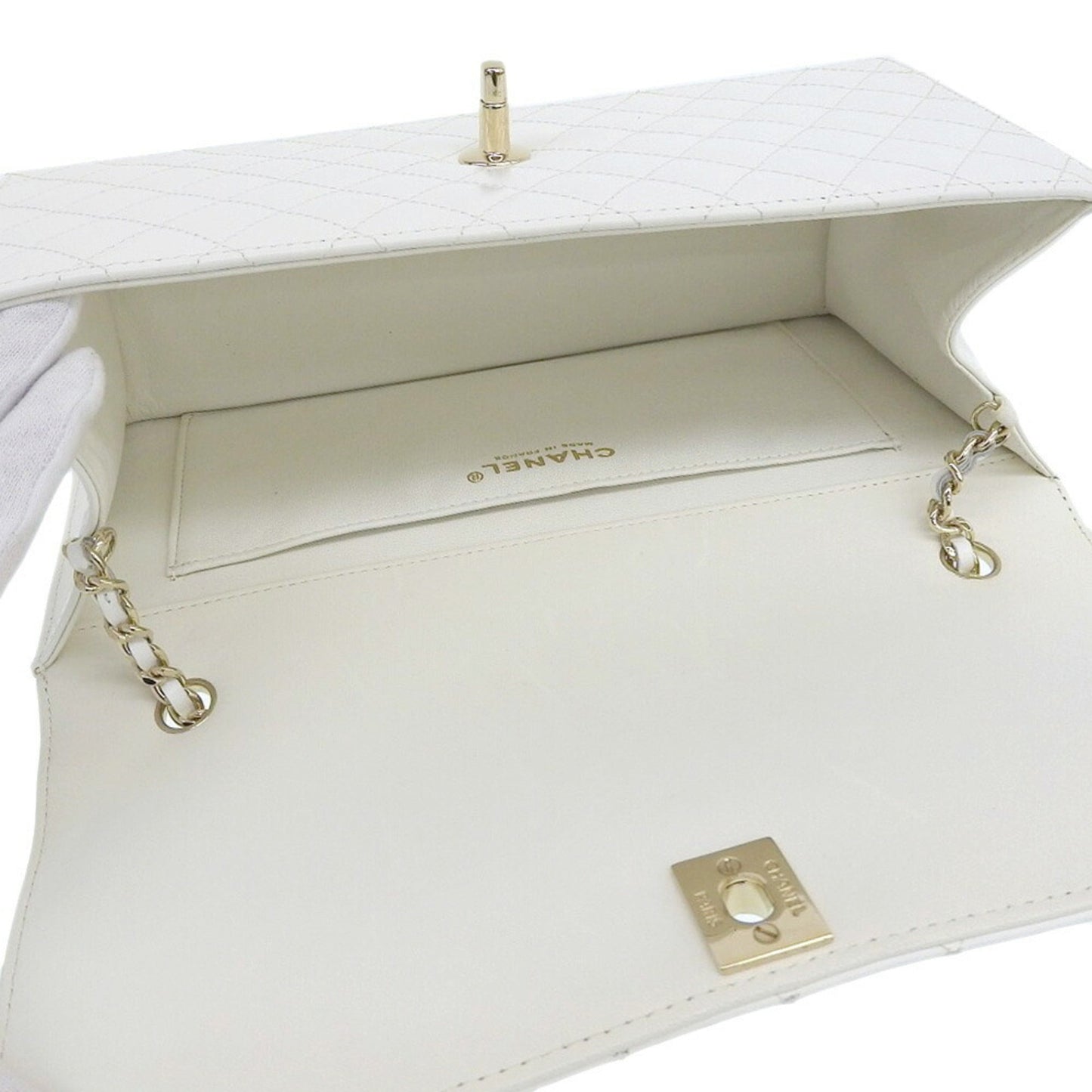 Chanel White Leather Shoulder Bag ()