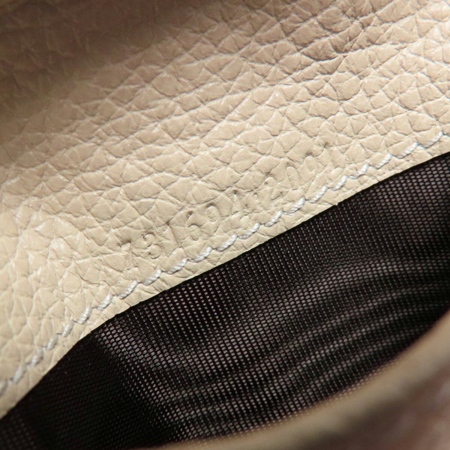 Gucci Beige Leather Wallet (Bi-Fold) ()