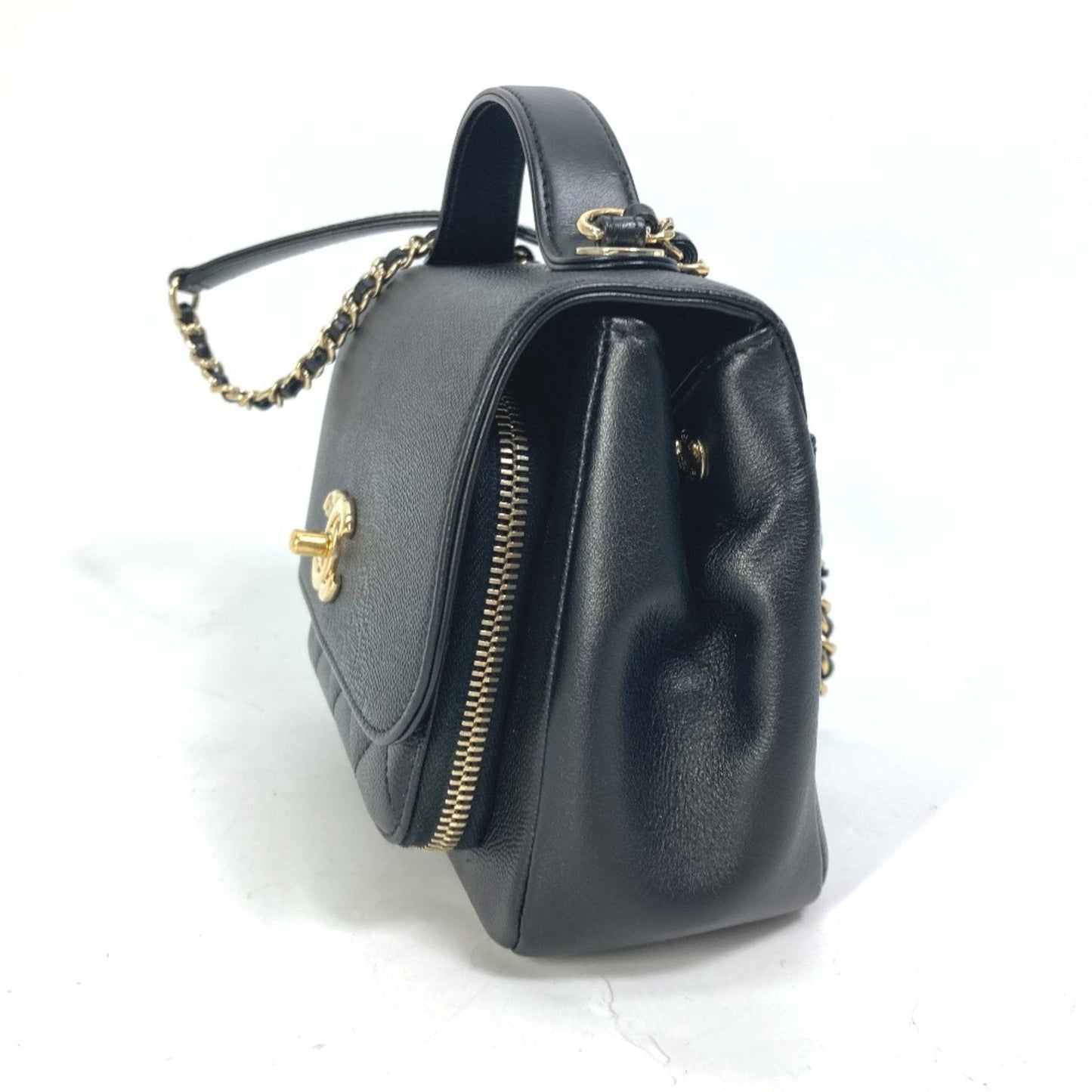 Chanel Black Leather Shoulder Bag ()