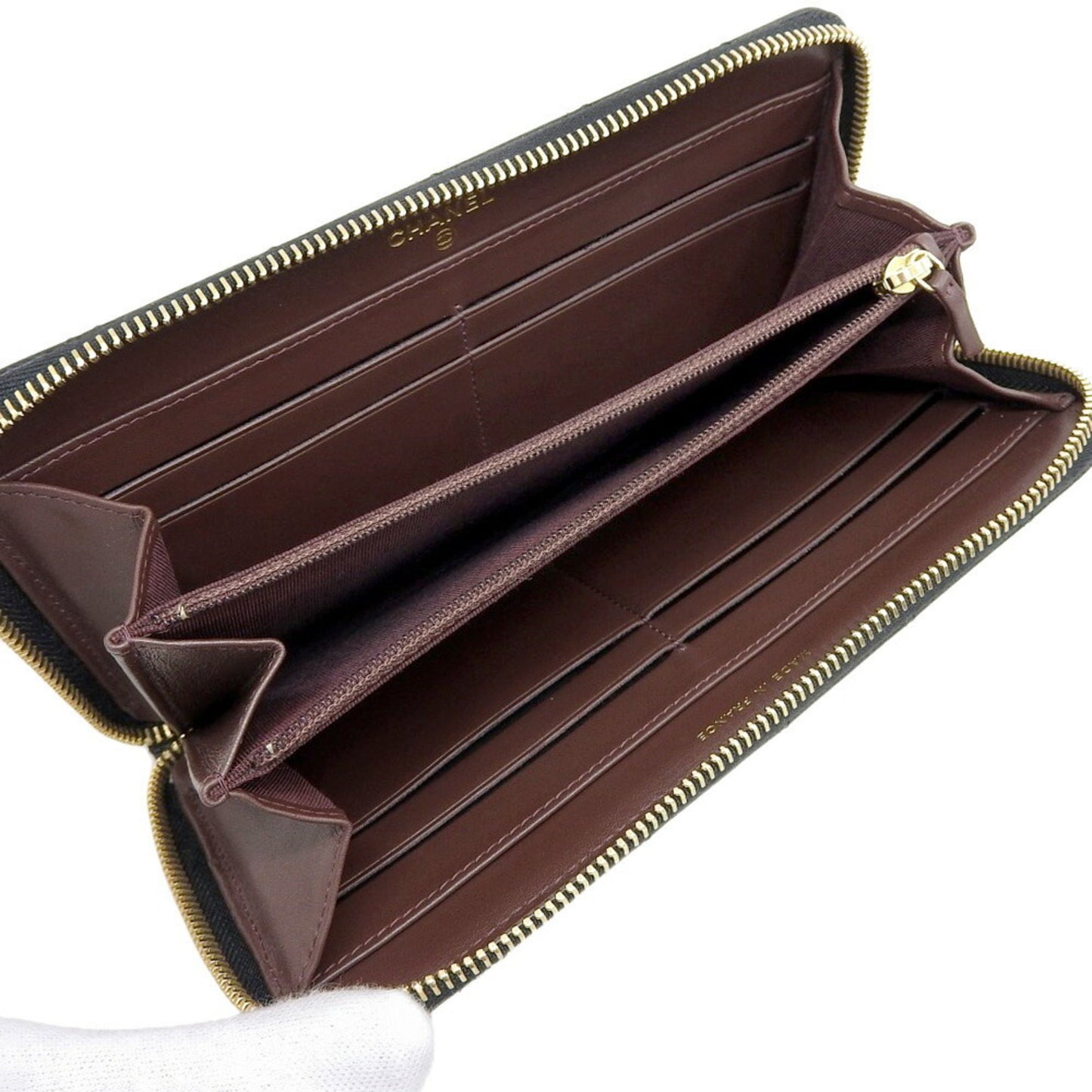 Chanel Black Grained Calfskin Wallet (Bi-Fold) ()