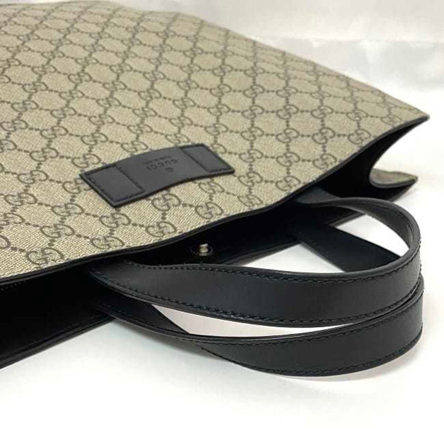 Gucci Beige Black Gg Supreme Tote Bag ()