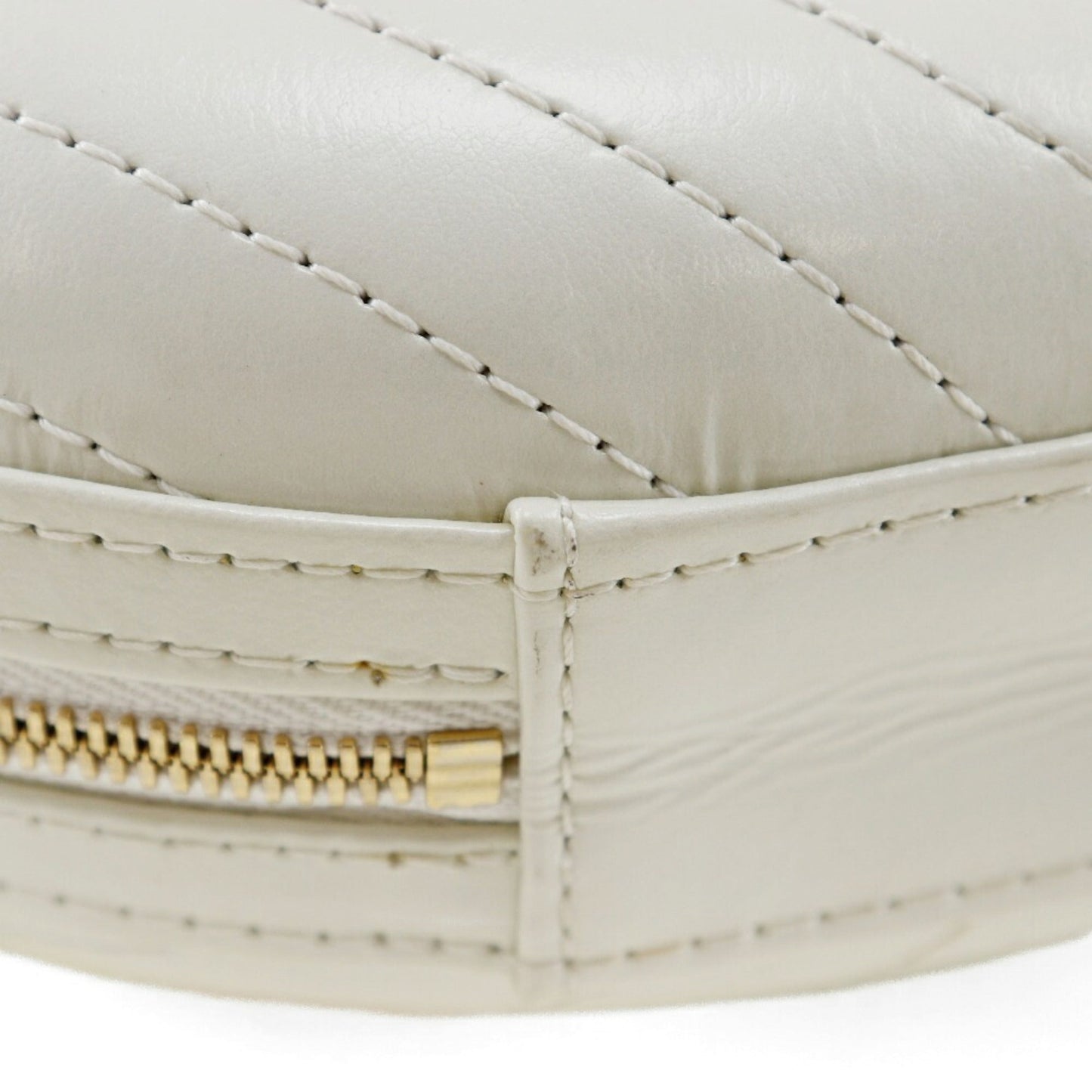 Chanel White Leather Shoulder Bag ()