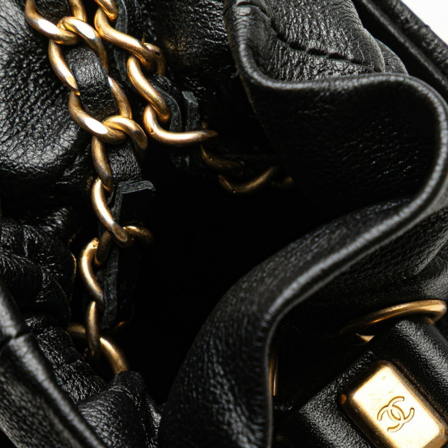 Chanel Black Leather Shoulder Bag ()