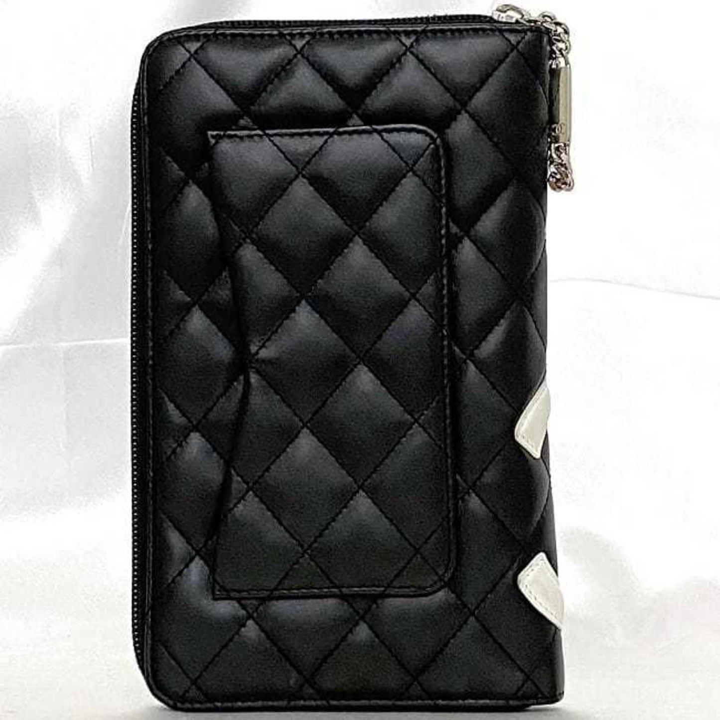 Chanel Black White Leather Long Wallet (Bi-Fold) ()