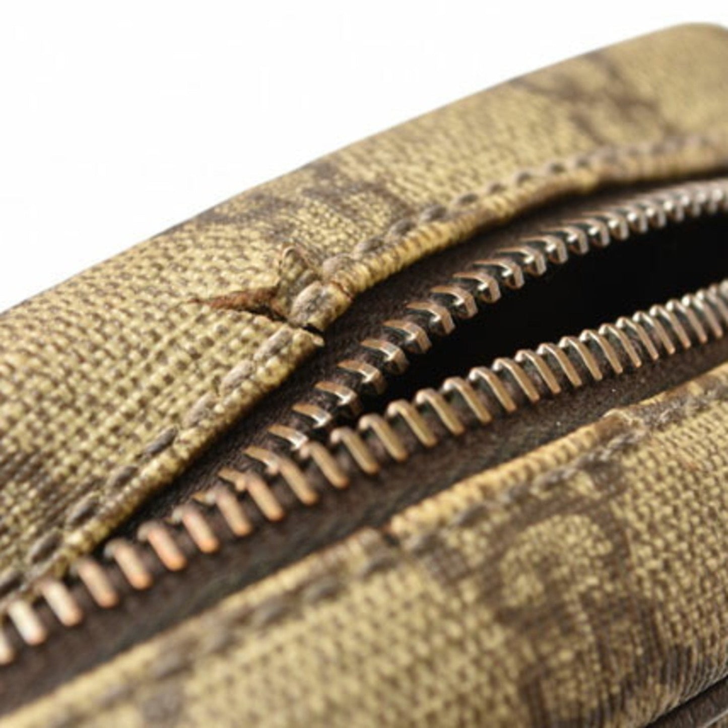 Gucci Beige Brown Coated Canvas Shoulder Bag ()