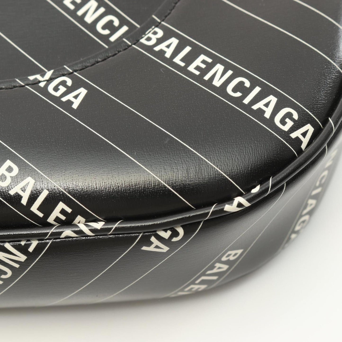 Gucci Black White Leather Shoulder Bag ()