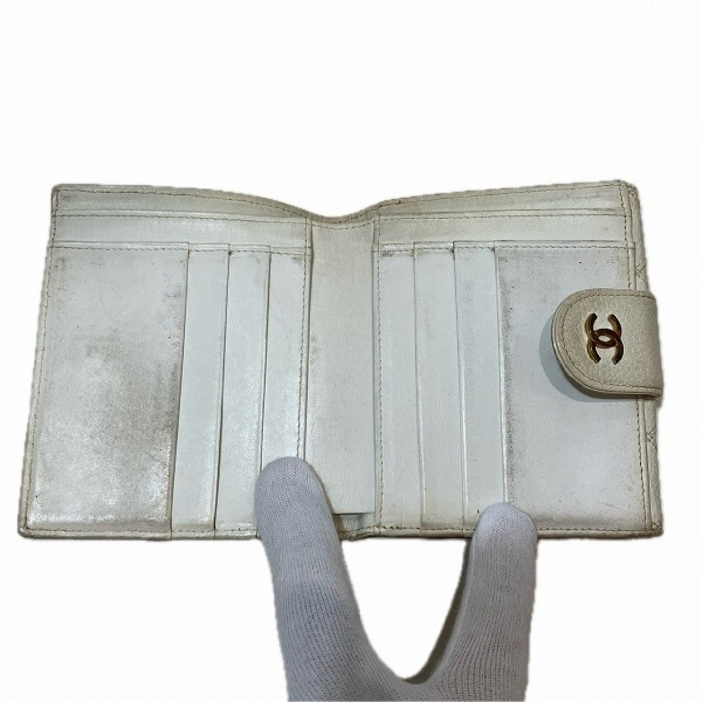 Chanel White Grained Calfskin Wallet (Bi-Fold) ()