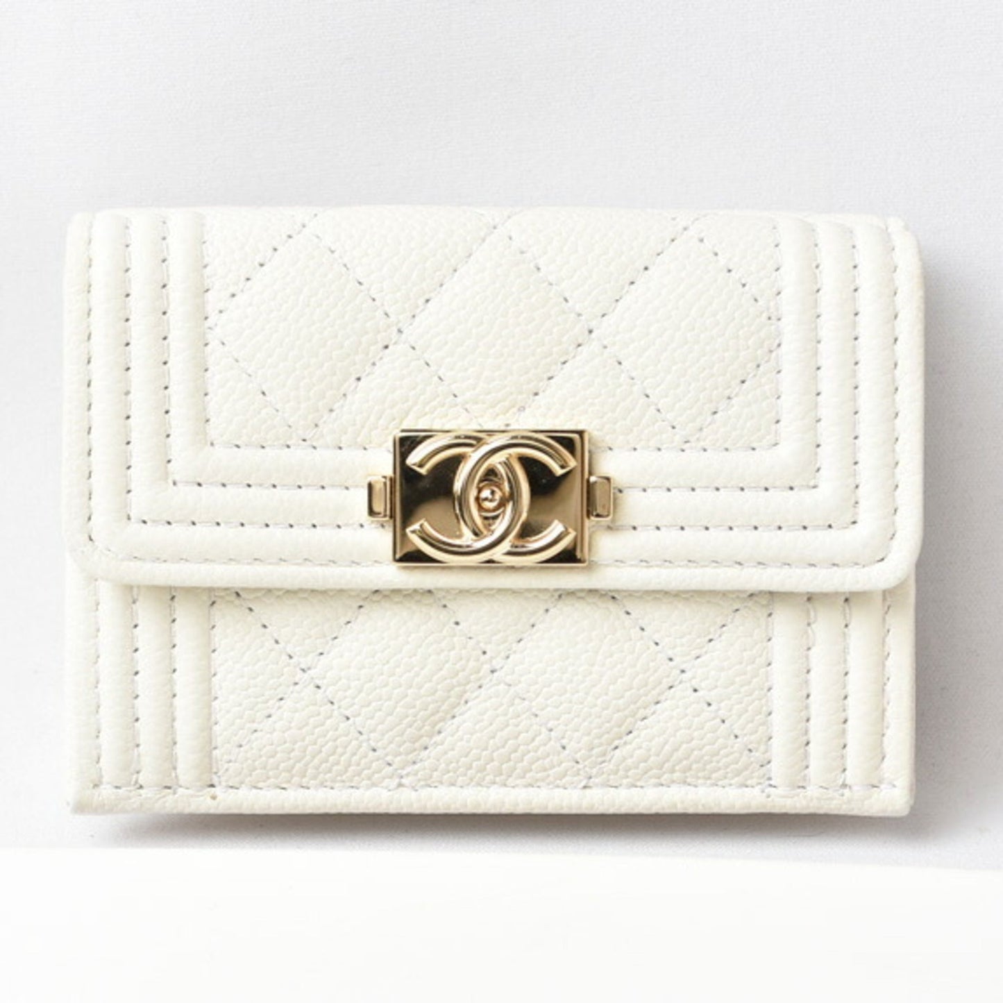 Chanel Boy Chanel Off-White Grained Calfskin Wallet (Bi-Fold) ()